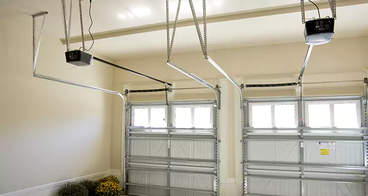 Residential Emergency Garage Door Repair in Palm Valley, FL