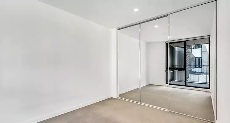 Why Homeowners Choose Us for Sliding Mirror Door Replacement in Palm Valley, FL