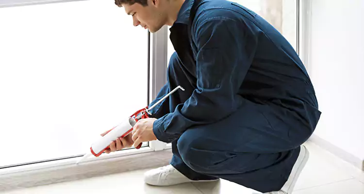 Window Glass Caulk Repair in Palm Valley, FL